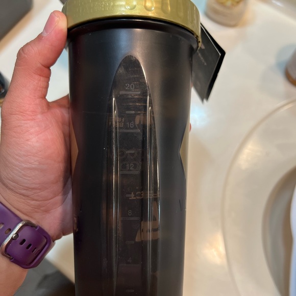 Shaker - Picture 6 of 8